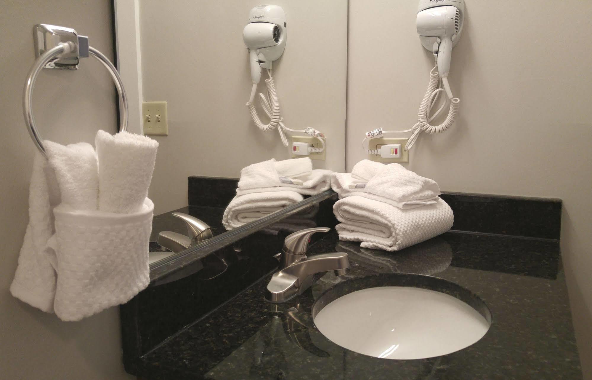 Affordable Suites Of America 포티지 외부 사진